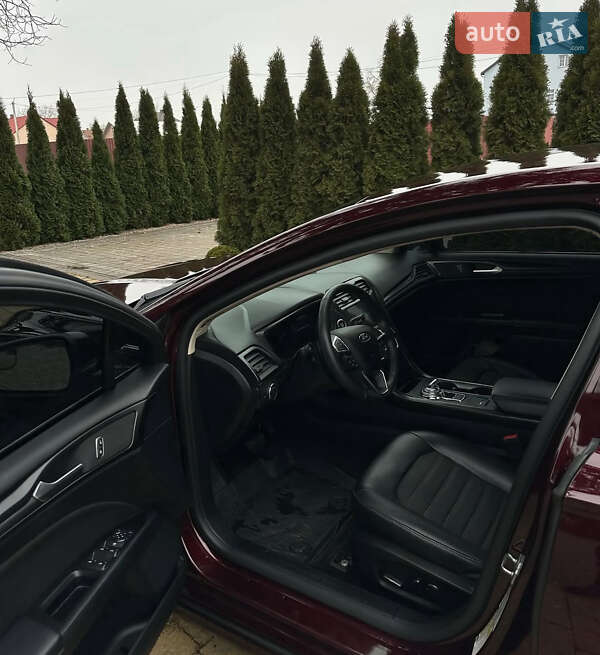 Седан Ford Fusion 2018 в Львові