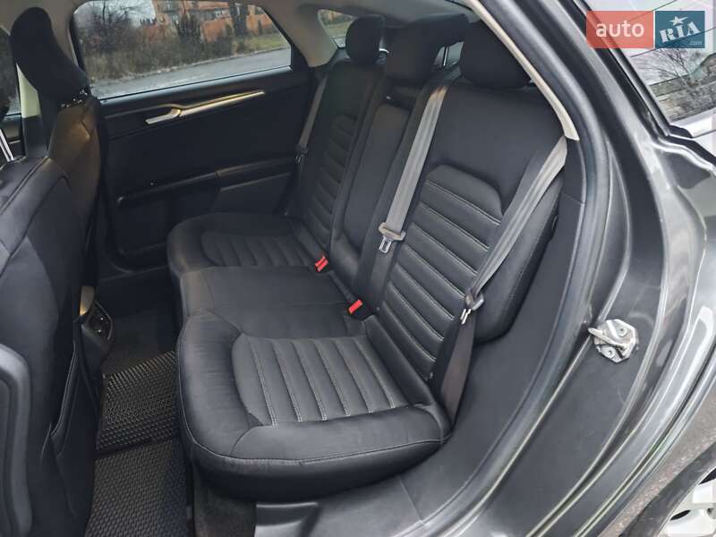 Седан Ford Fusion 2015 в Сумах