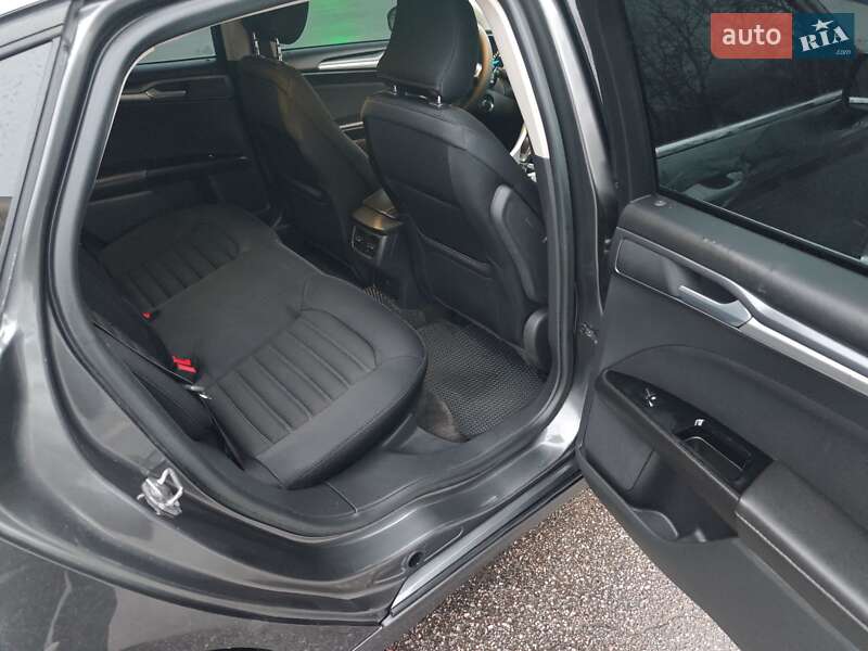 Седан Ford Fusion 2015 в Сумах