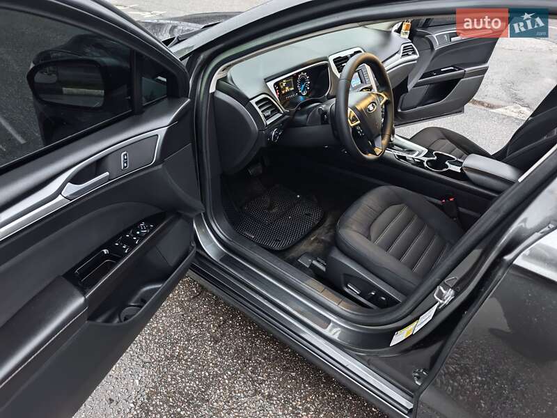 Седан Ford Fusion 2015 в Сумах