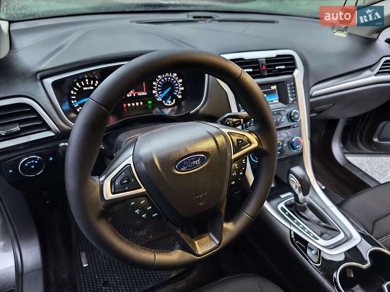 Седан Ford Fusion 2015 в Сумах