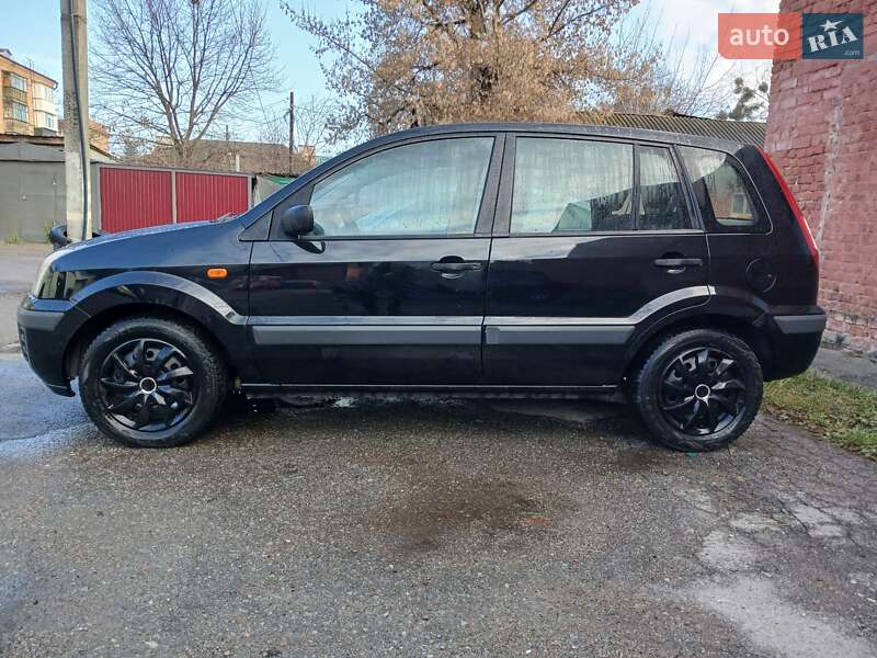 Хетчбек Ford Fusion 2006 в Чернігові