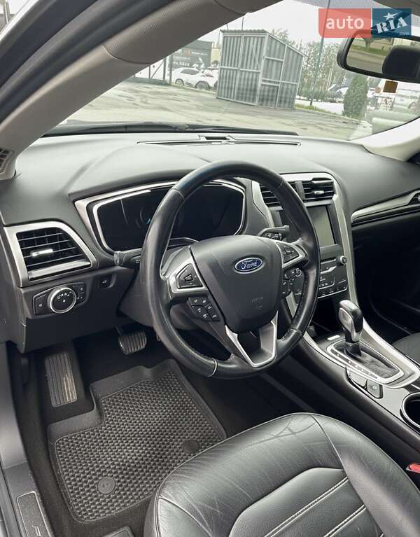 Седан Ford Fusion 2013 в Одесі