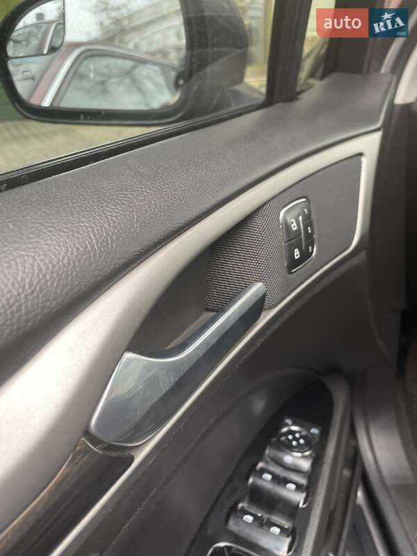 Седан Ford Fusion 2013 в Одесі