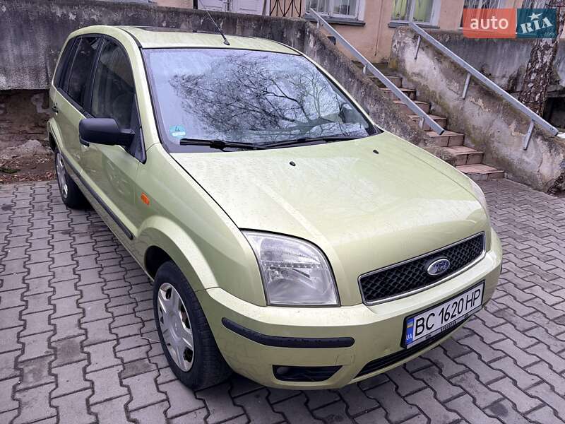 Хэтчбек Ford Fusion 2005 в Дрогобыче