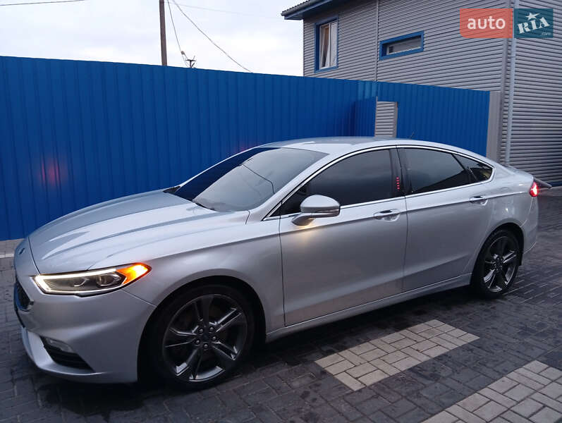 Седан Ford Fusion 2016 в Полтаві