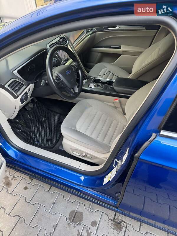 Седан Ford Fusion 2018 в Киеве фото 5 Седан Ford Fusion 2018 в Киеве