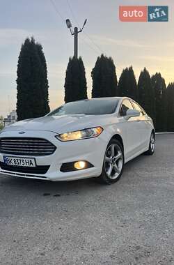 Седан Ford Fusion 2013 в Дубно