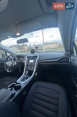 Седан Ford Fusion 2013 в Дубно