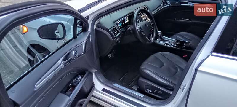 Седан Ford Fusion 2016 в Киеве фото 5 Седан Ford Fusion 2016 в Киеве