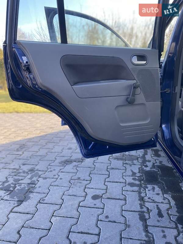 Хэтчбек Ford Fusion 2002 в Зборове фото 14 Хэтчбек Ford Fusion 2002 в Зборове