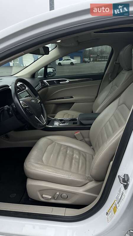 Седан Ford Fusion 2016 в Киеве фото 19 Седан Ford Fusion 2016 в Киеве