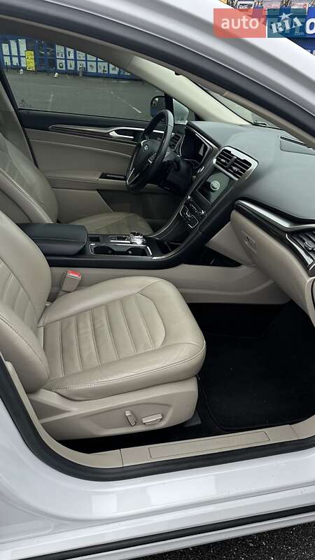 Седан Ford Fusion 2016 в Киеве фото 31 Седан Ford Fusion 2016 в Киеве