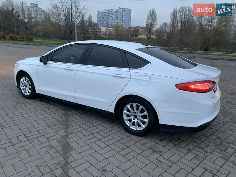 Седан Ford Fusion 2016 в Киеве фото 3 Седан Ford Fusion 2016 в Киеве