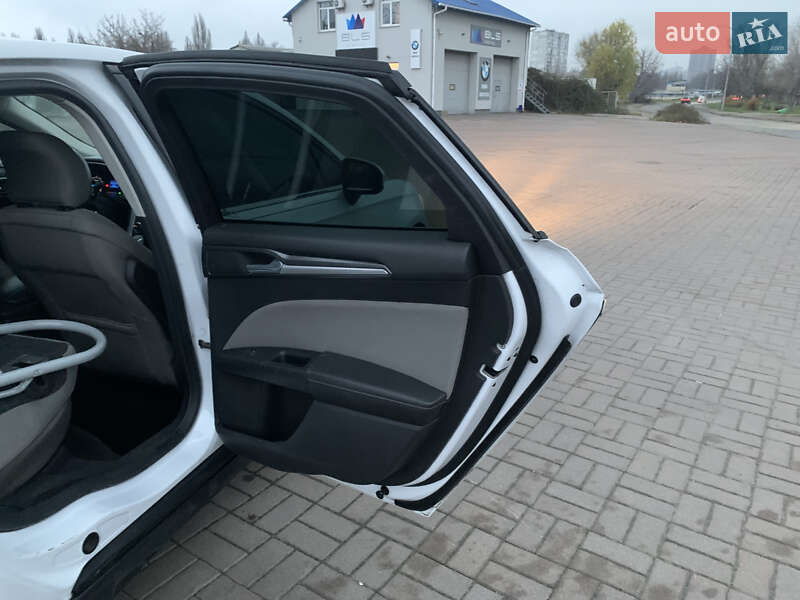 Седан Ford Fusion 2016 в Киеве фото 11 Седан Ford Fusion 2016 в Киеве