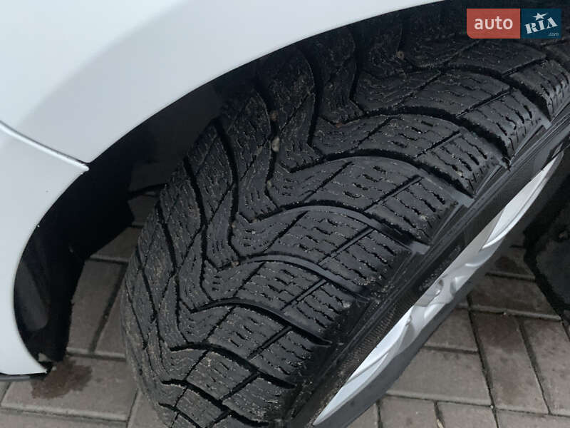 Седан Ford Fusion 2016 в Киеве фото 19 Седан Ford Fusion 2016 в Киеве