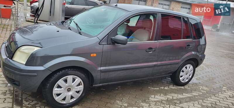 Хэтчбек Ford Fusion 2003 в Калуше