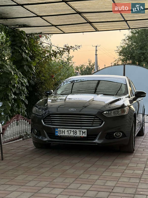 Седан Ford Fusion 2015 в Одесі