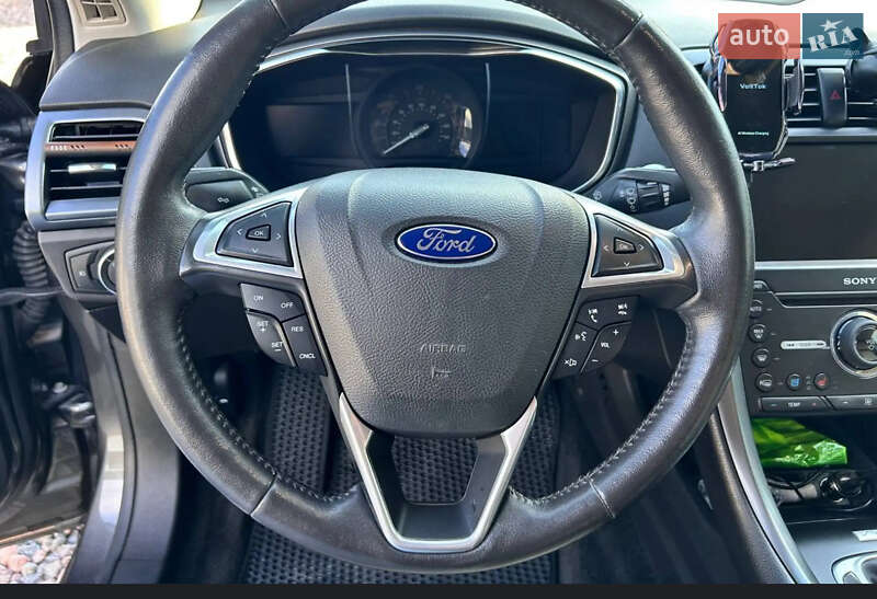 Седан Ford Fusion 2015 в Одесі