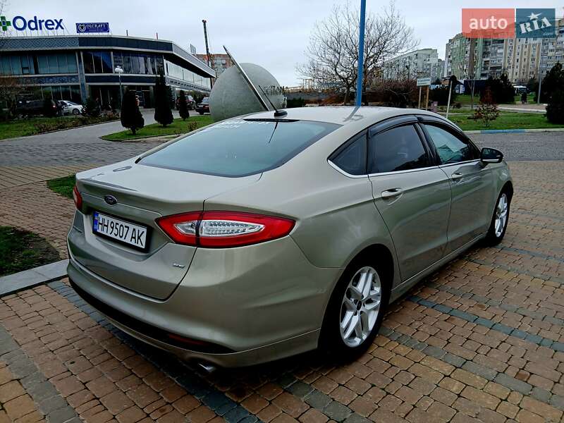 Седан Ford Fusion 2015 в Южном фото 6 Седан Ford Fusion 2015 в Южном