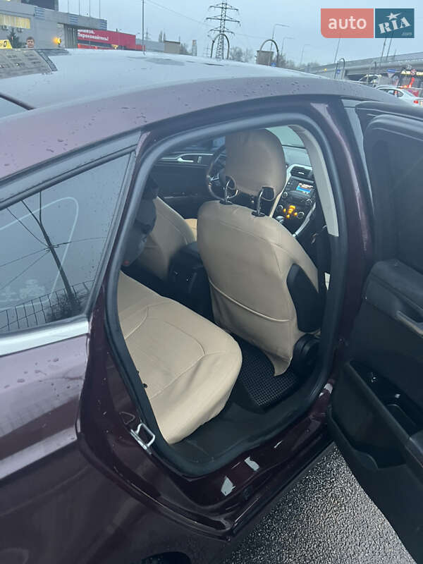 Седан Ford Fusion 2013 в Києві