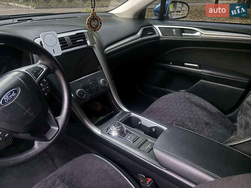 Седан Ford Fusion 2017 в Киеве фото 6 Седан Ford Fusion 2017 в Киеве