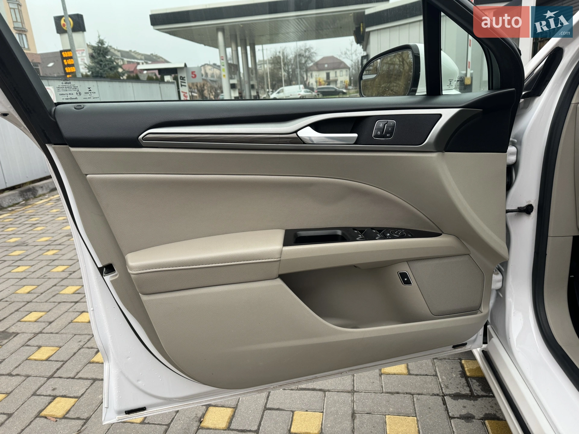 2016 Ford Fusion - мініатюра 16