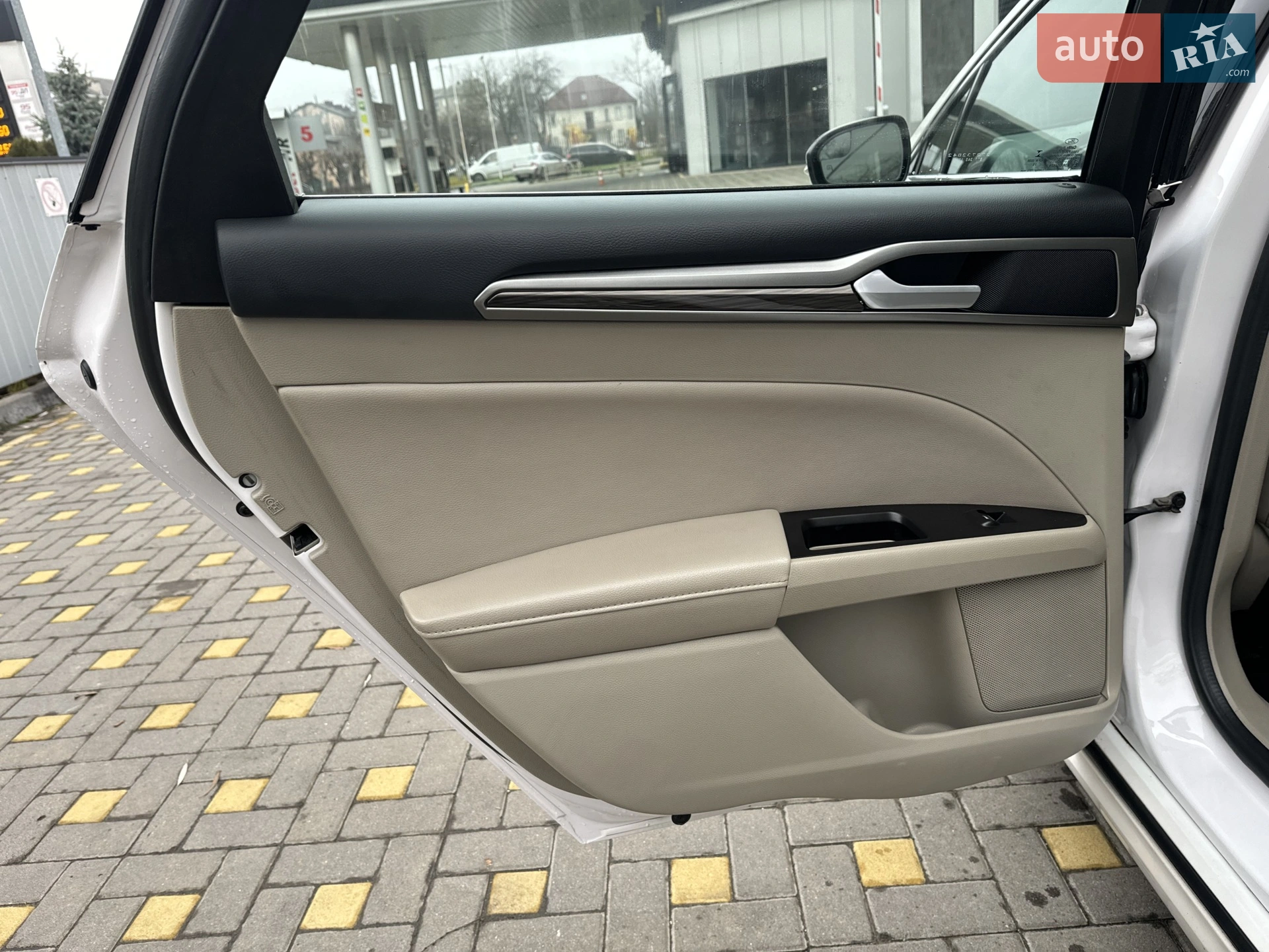 2016 Ford Fusion - мініатюра 26