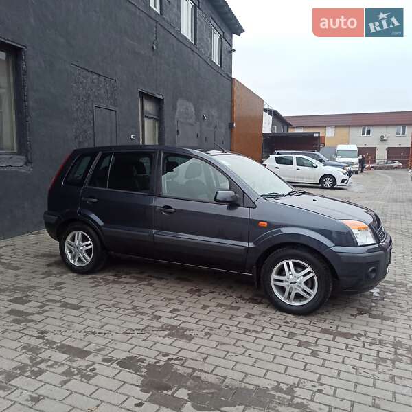 Хэтчбек Ford Fusion 2008 в Ивано-Франковске