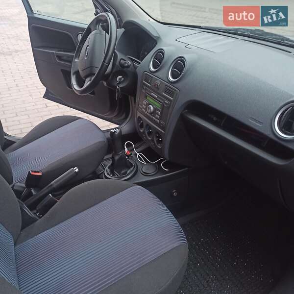 Хэтчбек Ford Fusion 2008 в Ивано-Франковске