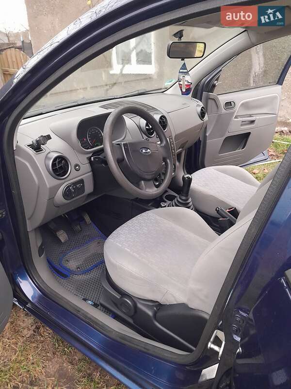 Хэтчбек Ford Fusion 2003 в Луцке фото 9 Хэтчбек Ford Fusion 2003 в Луцке