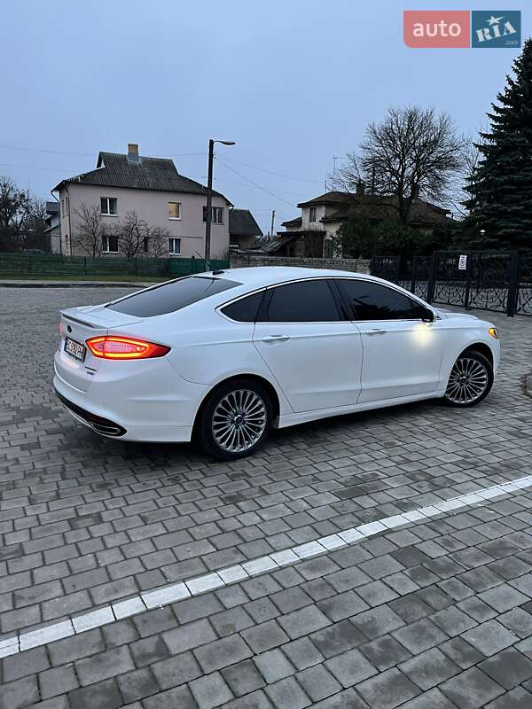 Седан Ford Fusion 2014 в Бродах