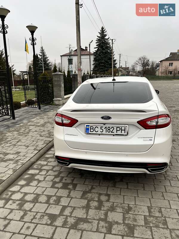Седан Ford Fusion 2014 в Бродах