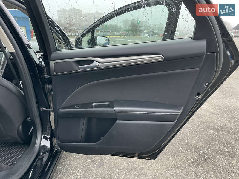 Седан Ford Fusion 2017 в Киеве фото 13 Седан Ford Fusion 2017 в Киеве