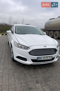 Седан Ford Fusion 2016 в Золочеві