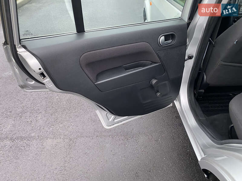 Хэтчбек Ford Fusion 2007 в Житомире фото 9 Хэтчбек Ford Fusion 2007 в Житомире