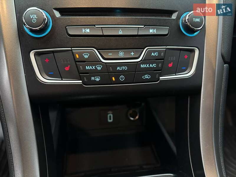 Седан Ford Fusion 2016 в Киеве фото 23 Седан Ford Fusion 2016 в Киеве
