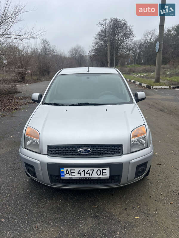 Хэтчбек Ford Fusion 2010 в Каменском