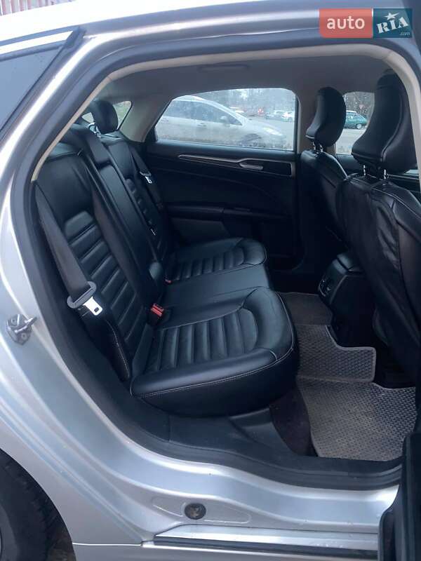 Седан Ford Fusion 2016 в Дніпрі