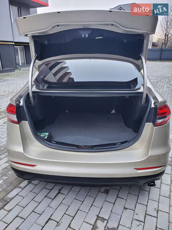 Седан Ford Fusion 2019 в Борщеве