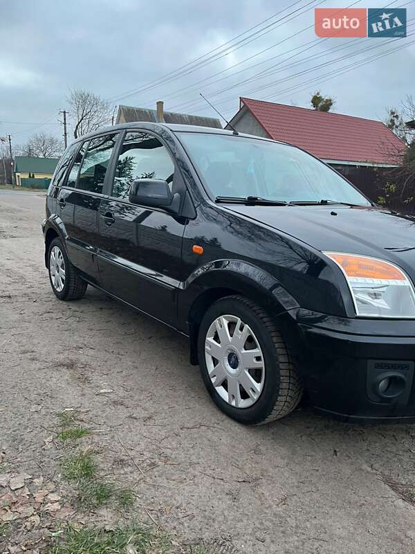 Хэтчбек Ford Fusion 2010 в Остер фото 2 Хэтчбек Ford Fusion 2010 в Остер