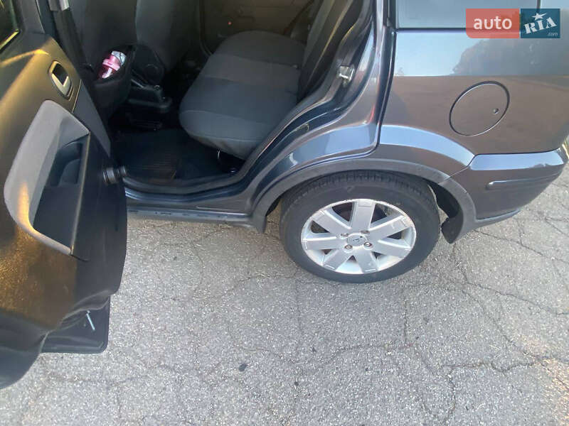 Хэтчбек Ford Fusion 2005 в Владимире фото 5 Хэтчбек Ford Fusion 2005 в Владимире