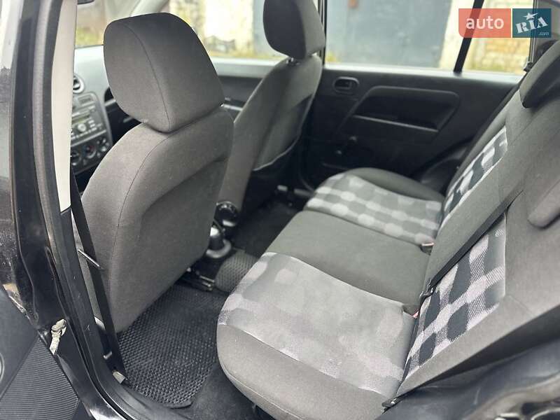 Хэтчбек Ford Fusion 2006 в Шостке фото 5 Хэтчбек Ford Fusion 2006 в Шостке