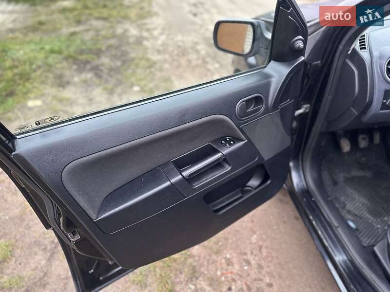 Хэтчбек Ford Fusion 2006 в Шостке фото 6 Хэтчбек Ford Fusion 2006 в Шостке