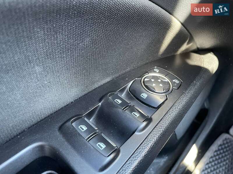 Седан Ford Fusion 2017 в Киеве фото 28 Седан Ford Fusion 2017 в Киеве