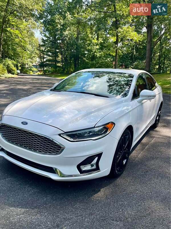 Седан Ford Fusion 2019 в Ивано-Франковске