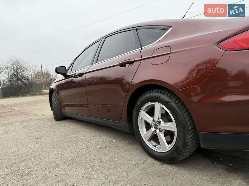 Седан Ford Fusion 2015 в Радомышле