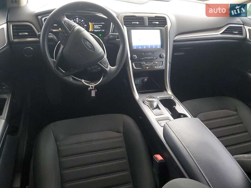 Седан Ford Fusion 2020 в Черновцах