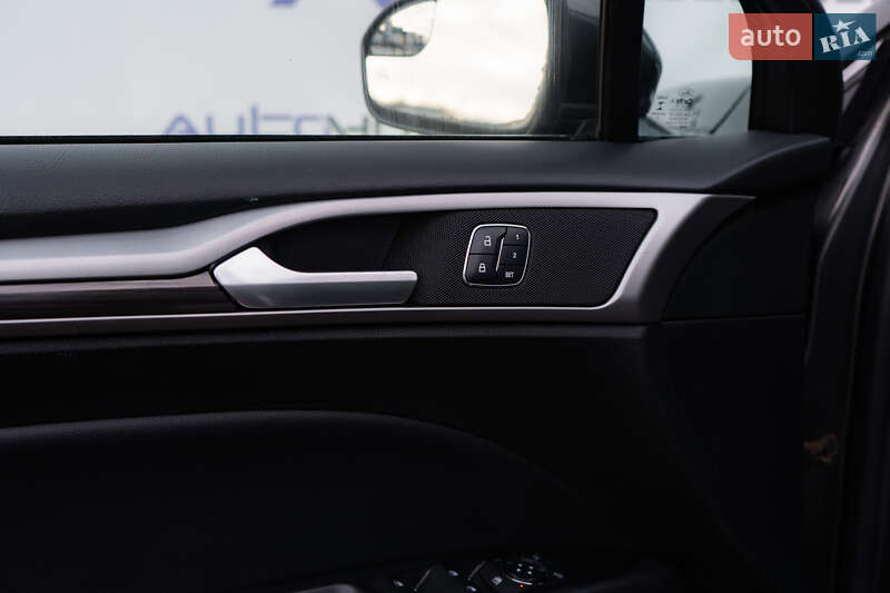 Седан Ford Fusion 2018 в Киеве фото 43 Седан Ford Fusion 2018 в Киеве