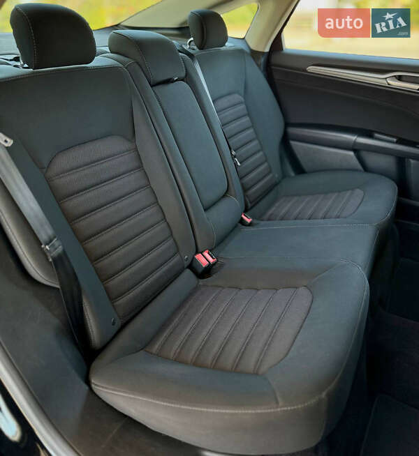 Седан Ford Fusion 2016 в Днепре